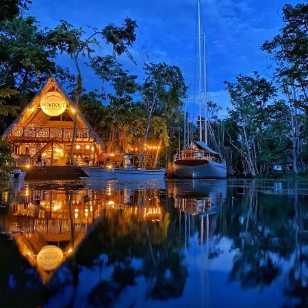 Boatique Hotel And Marina Rio Dulce Bagian luar foto