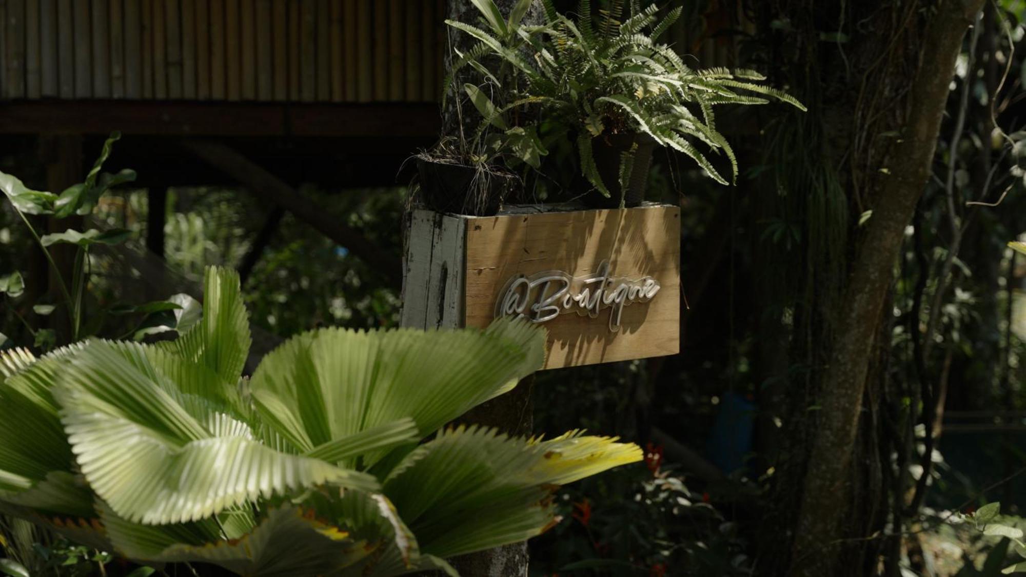 Boatique Hotel And Marina Rio Dulce Bagian luar foto