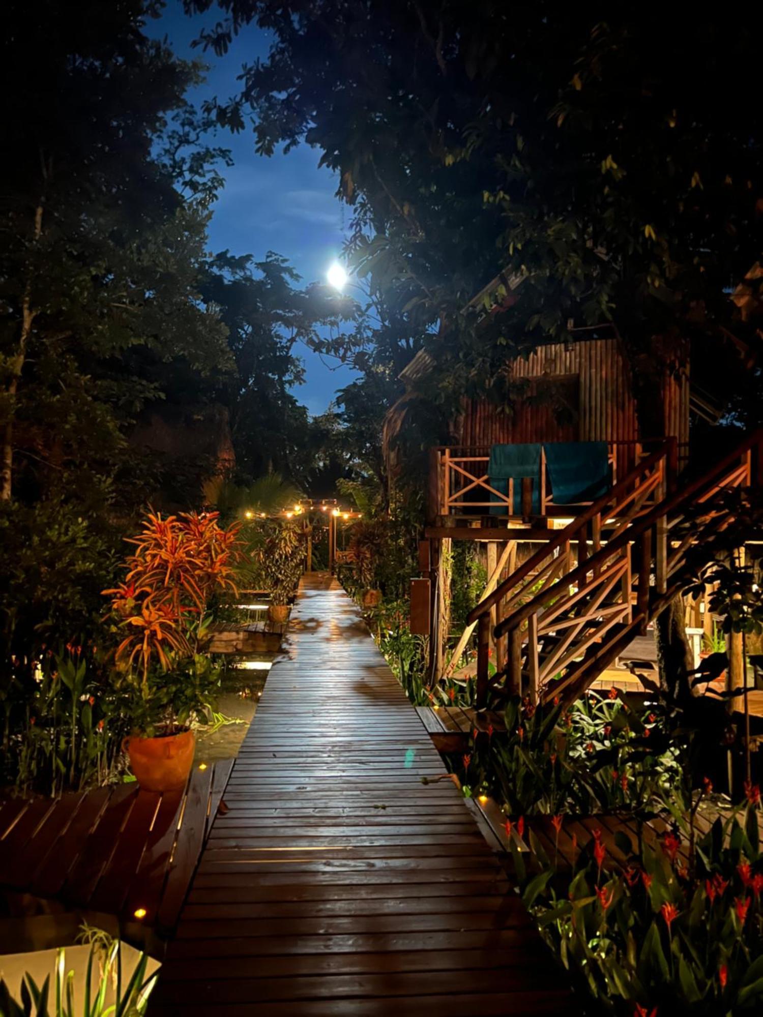 Boatique Hotel And Marina Rio Dulce Bagian luar foto