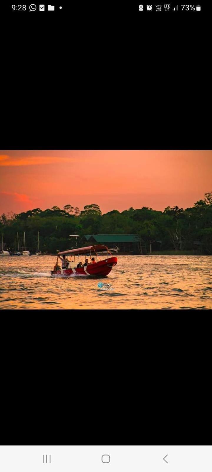 Boatique Hotel And Marina Rio Dulce Bagian luar foto
