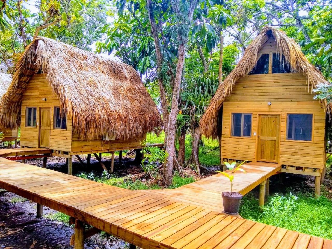 Boatique Hotel And Marina Rio Dulce Bagian luar foto